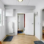 2 Bedroom Cozy In Holiday home *