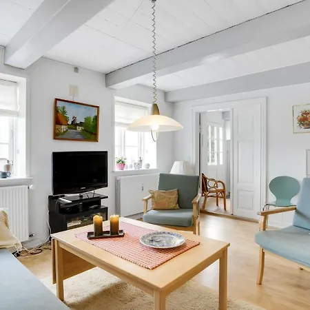 2 Bedroom Cozy In