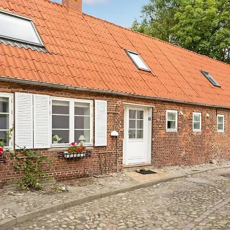 2 Bedroom Cozy In *