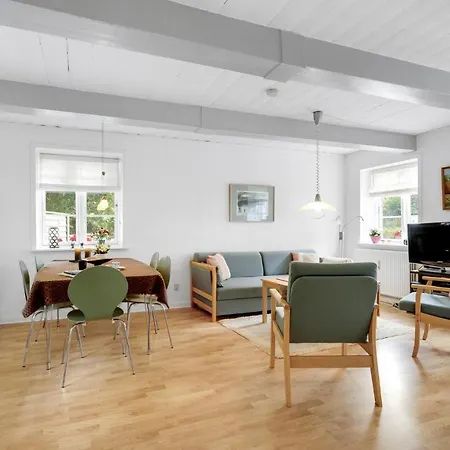 2 Bedroom Cozy In *
