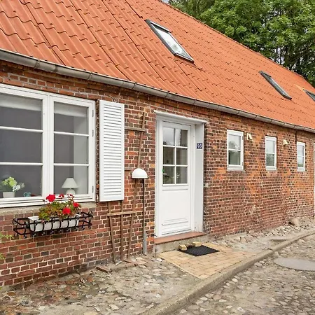 2 Bedroom Cozy In Holiday home *