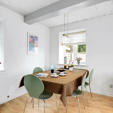 2 Bedroom Cozy In 톤더