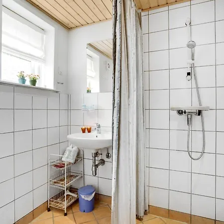 2 Bedroom Cozy In