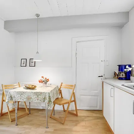 2 Bedroom Cozy In Feriehus Tønder
