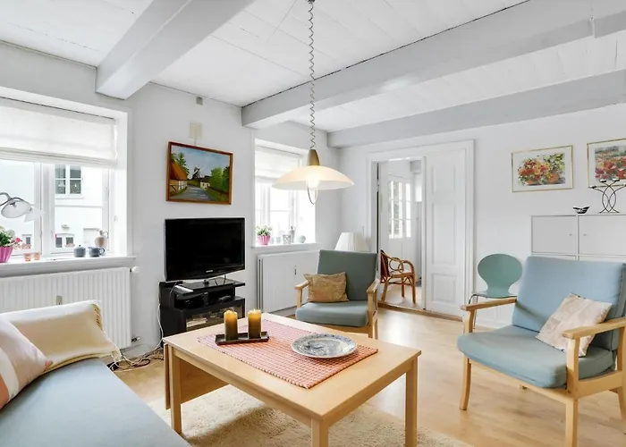 2 Bedroom Cozy In