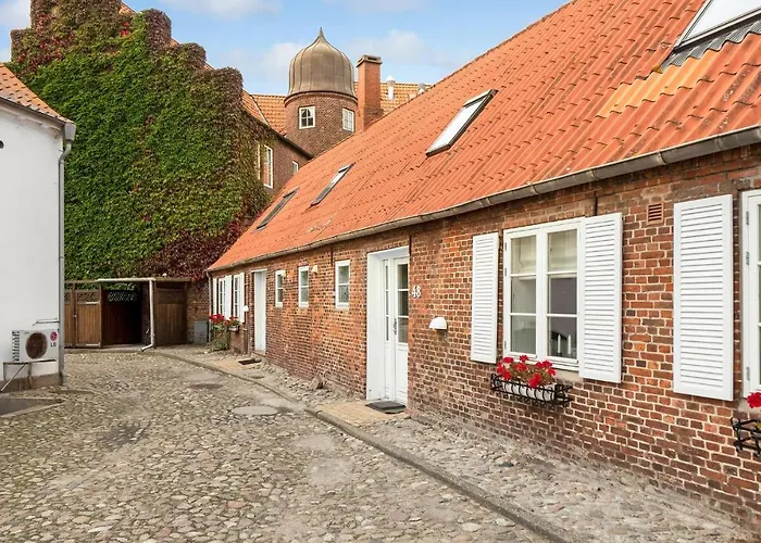 2 Bedroom Cozy In Ferienhaus Tønder